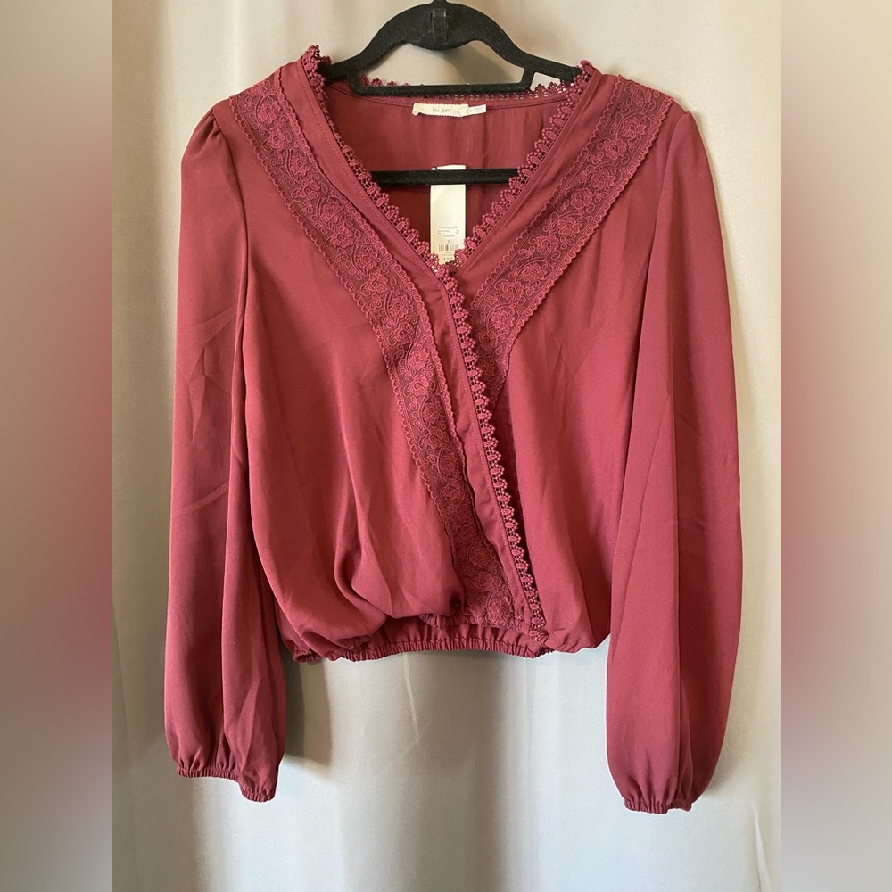 NWT Francesca’s Mi Ami Burgandy Blouse